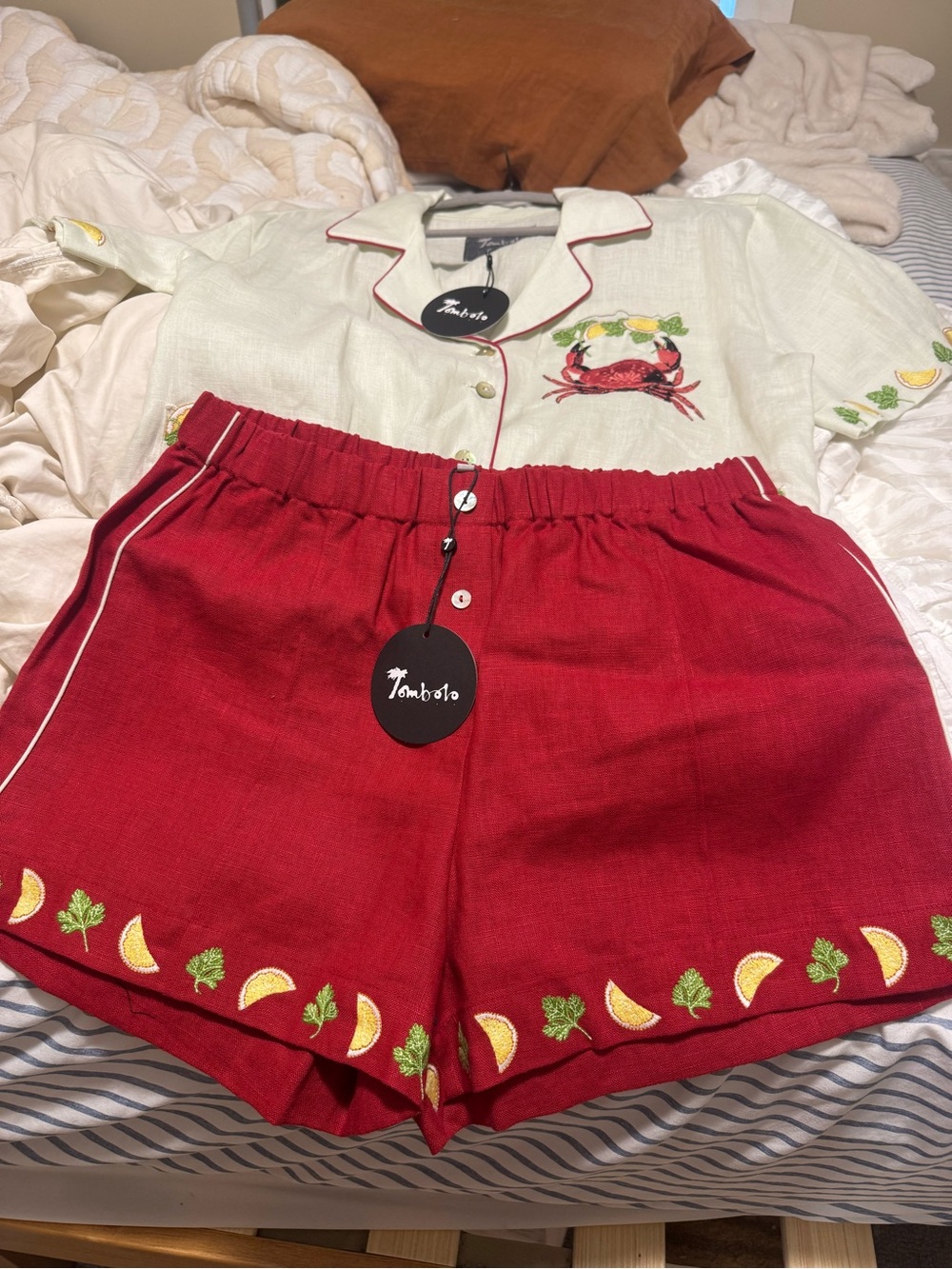 Women’s Tombolo Red Casual Shorts with embroidered trim & back pocket - Picture 5 of 6